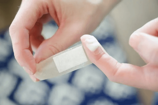 Did you know you can also remove splinters using baking soda?